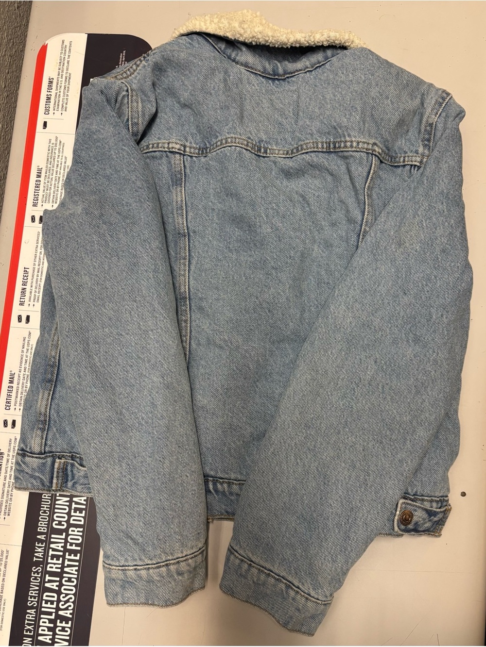 Levi's Light Blue Denim Jacket with Cream Sherpa Collar - Picture 3 of 5